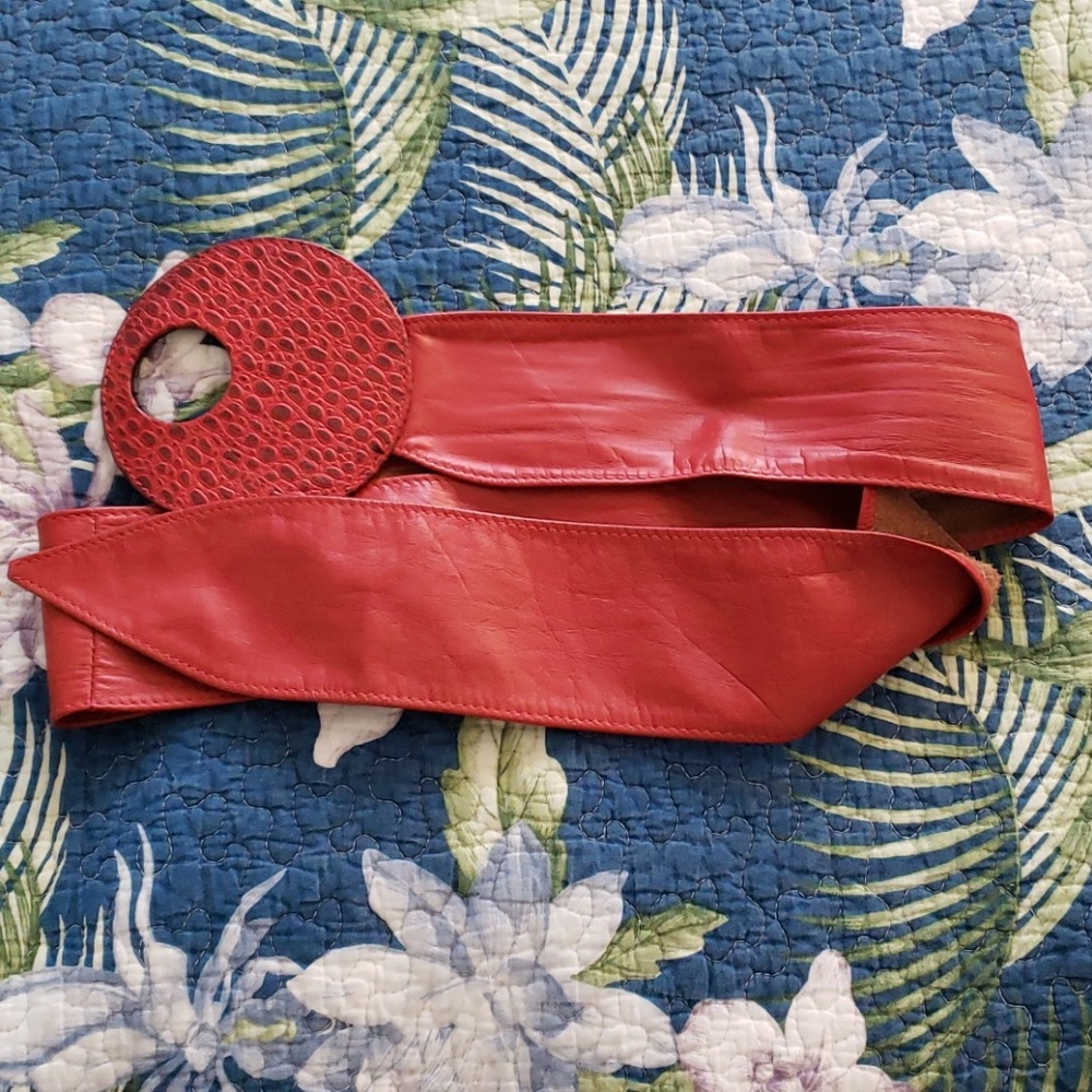 80’s Red Leather Wrap Belt - Picture 2 of 3
